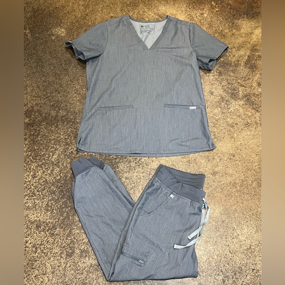 Women's gray Figs Scrub Set Zamora Joggers Medium petite Technical Collection
